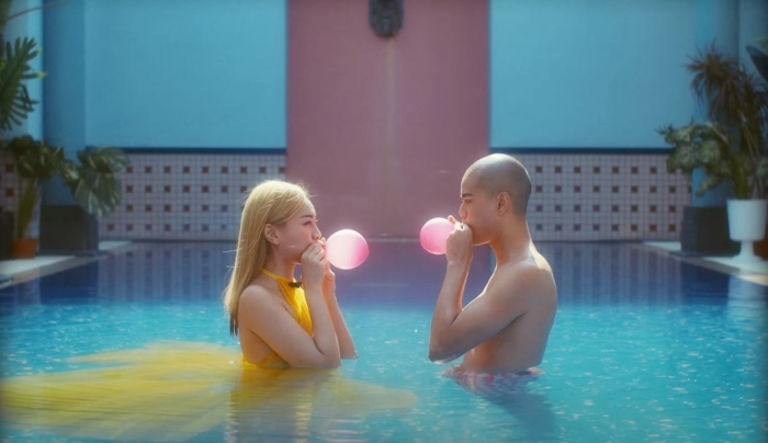  Staycation 打卡_酒店泳池_浴缸酒店